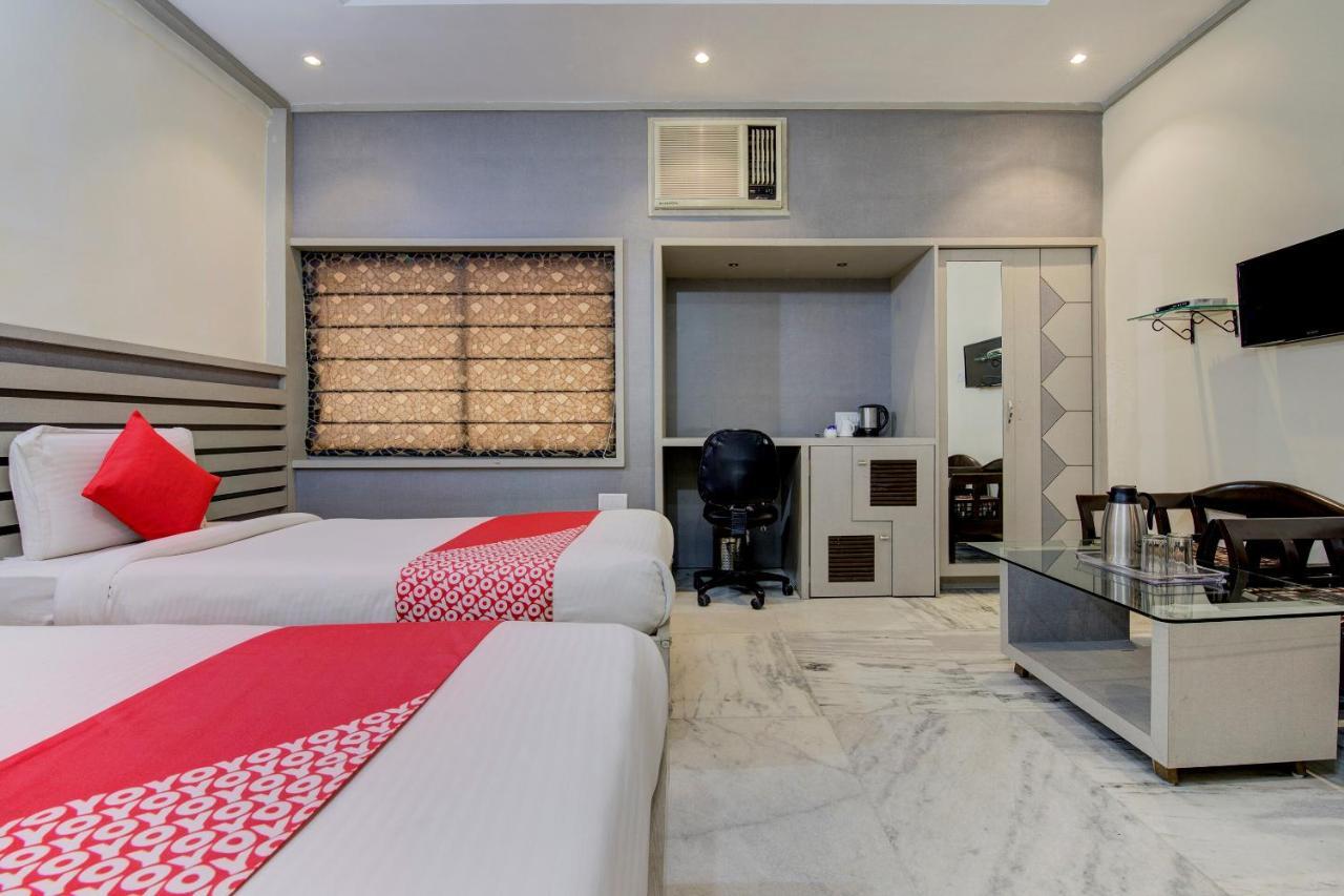 אחמדאבאד Oyo 1545 Hotel Shivani International מראה חיצוני תמונה