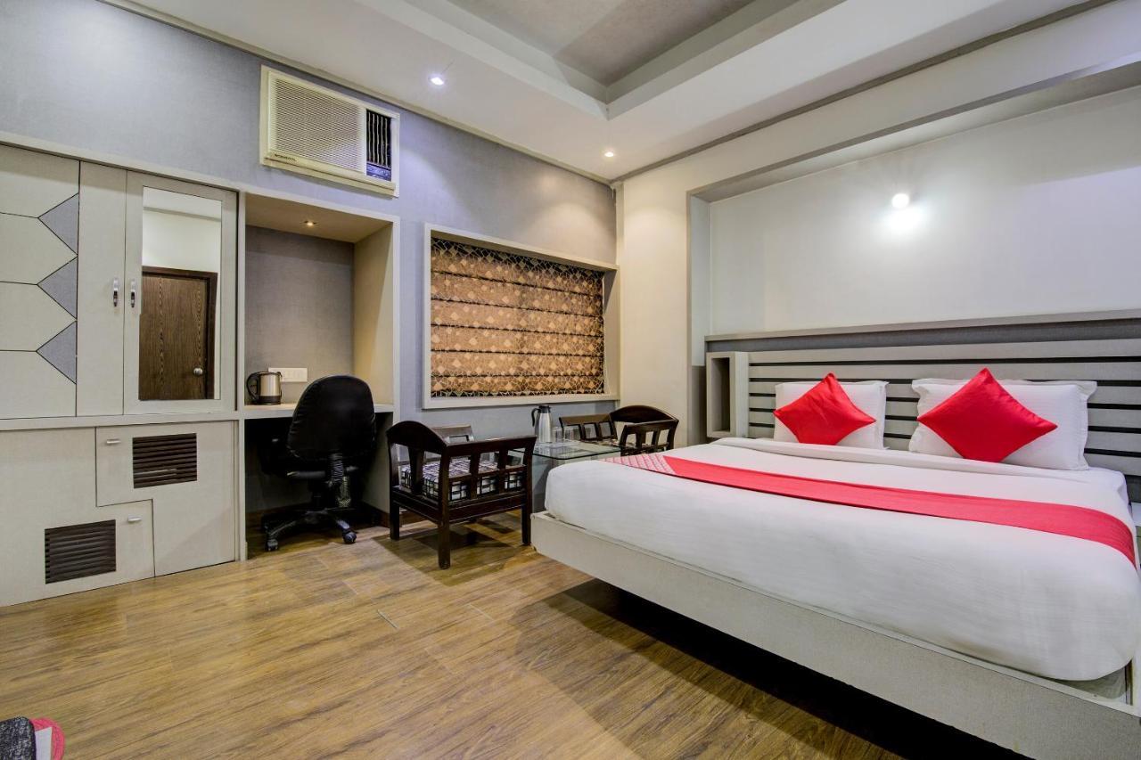 אחמדאבאד Oyo 1545 Hotel Shivani International מראה חיצוני תמונה