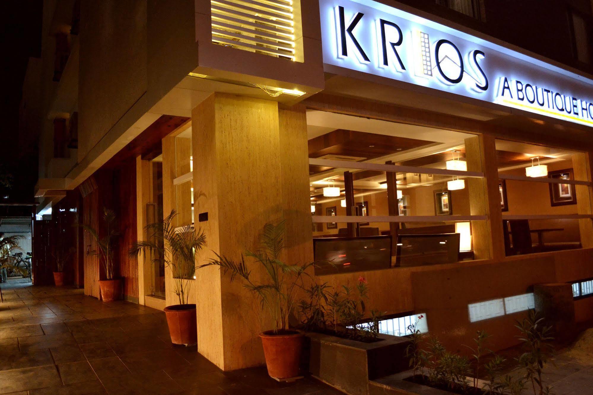 אחמדאבאד Oyo 1545 Hotel Shivani International מראה חיצוני תמונה