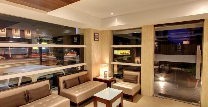 אחמדאבאד Oyo 1545 Hotel Shivani International מראה חיצוני תמונה